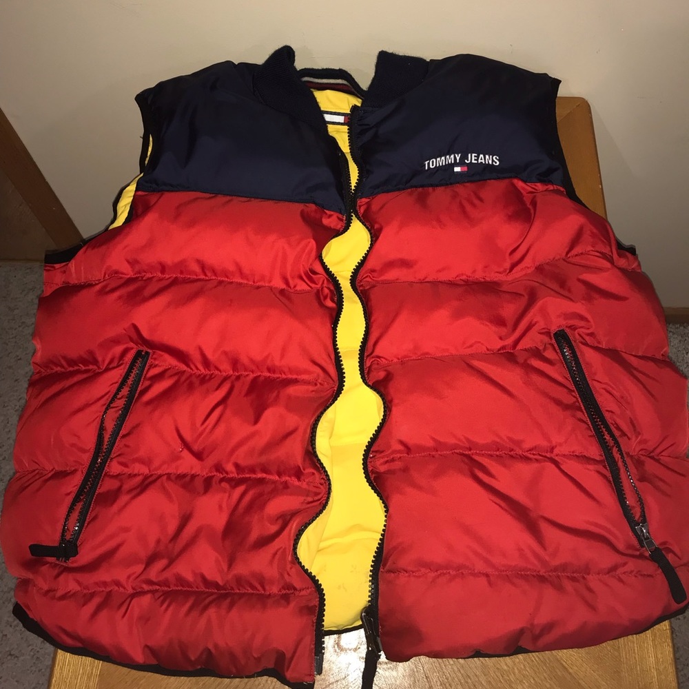 Vintage Tommy Jeans Men’s 90’s puffer vest